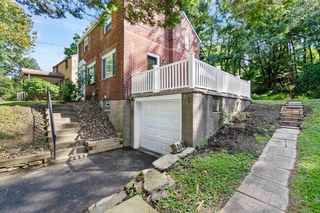 Building Photo - 314 Pennoak Dr