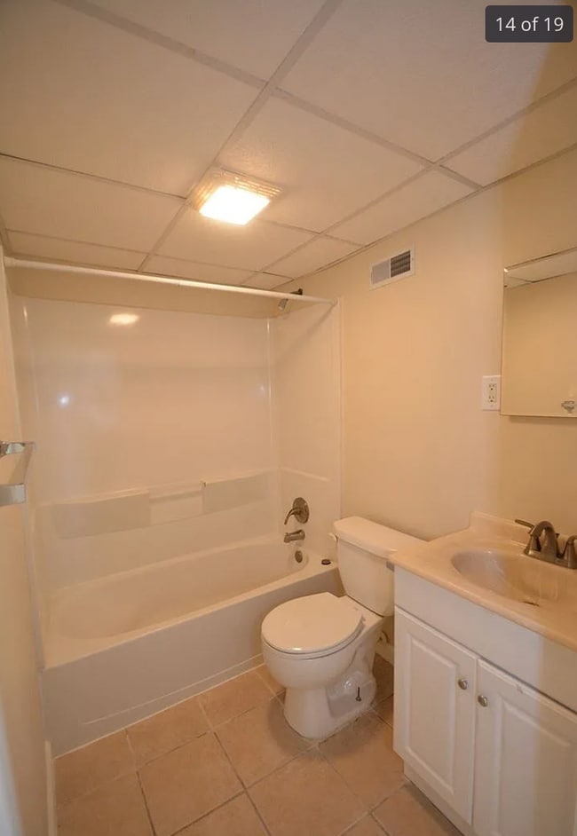 Building Photo - Move-In Ready 4-Bedroom Single Family Home...