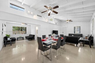 Building Photo - 19 NE 3rd St