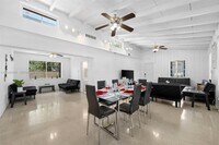 Building Photo - 19 NE 3rd St