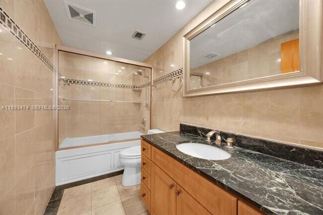 Building Photo - 100 Edgewater Dr