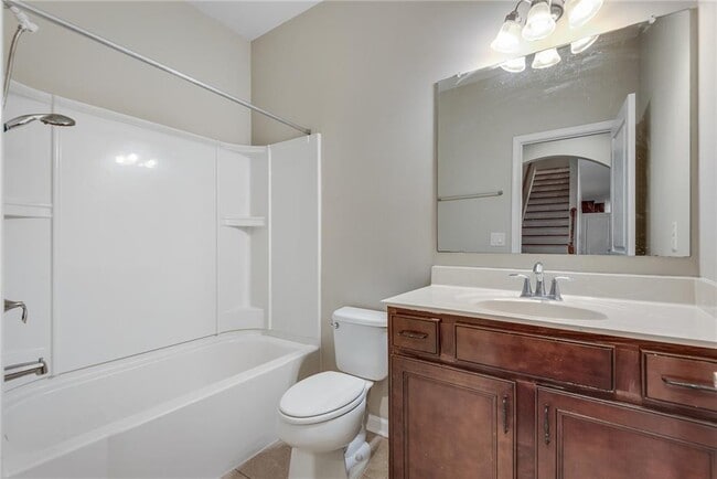 Building Photo - 270 Woods Creek Dr