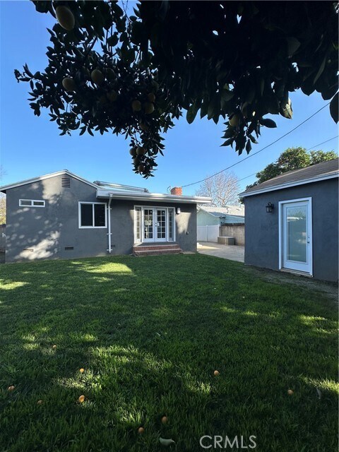 Building Photo - 6447 Balcom Ave