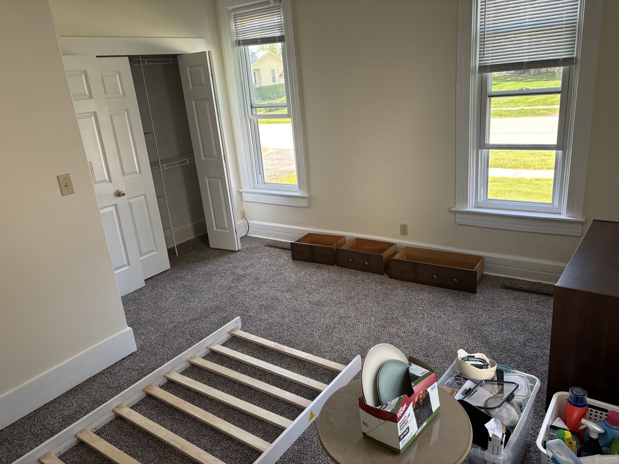 Large bedroom downstairs - 319 Garfield Ave