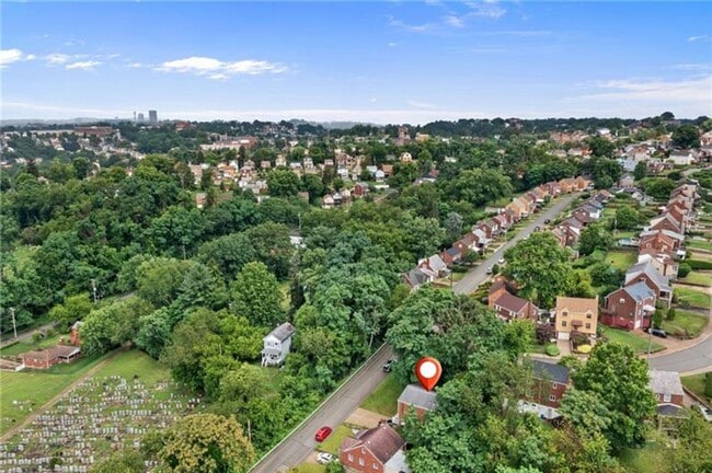 Building Photo - 2897 Leola Ave