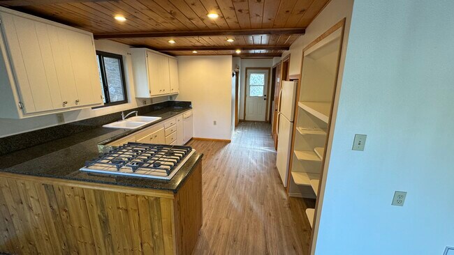 Building Photo - 2012 Symonds Dr