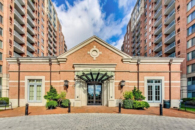 Building Photo - Luxury 2BD/2BA in The Gallery - Across from PIKE & ROSE + White Flint Metro