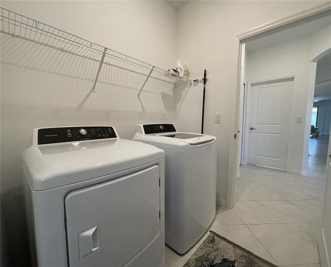 Building Photo - 1912 Saddlewood Cir