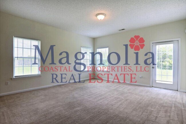 Building Photo - 3 Bedroom 2 Bathroom Live Oak - Richmond Hill
