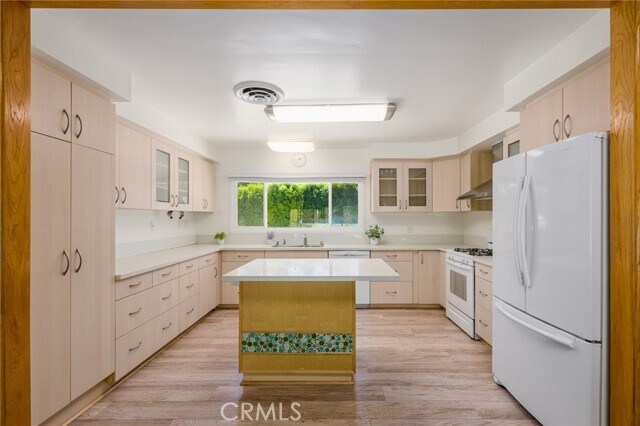 Building Photo - 5065 Casa Dr