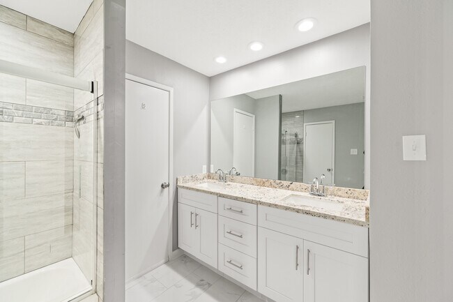 Building Photo - 1363 Westgreen Blvd