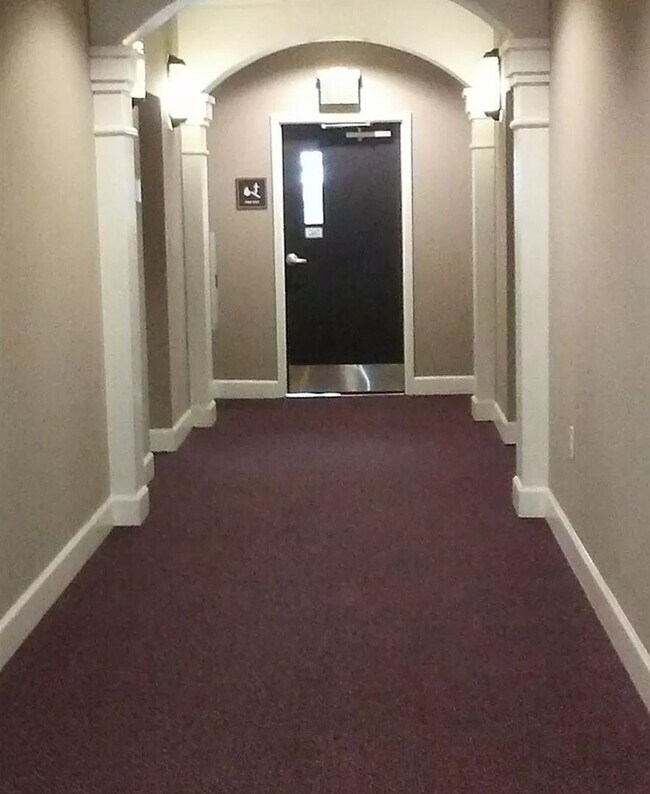 Building Photo - 1 Bed, 1 Bath at Carolina Walk - Steps from Williams Brice Stadium!