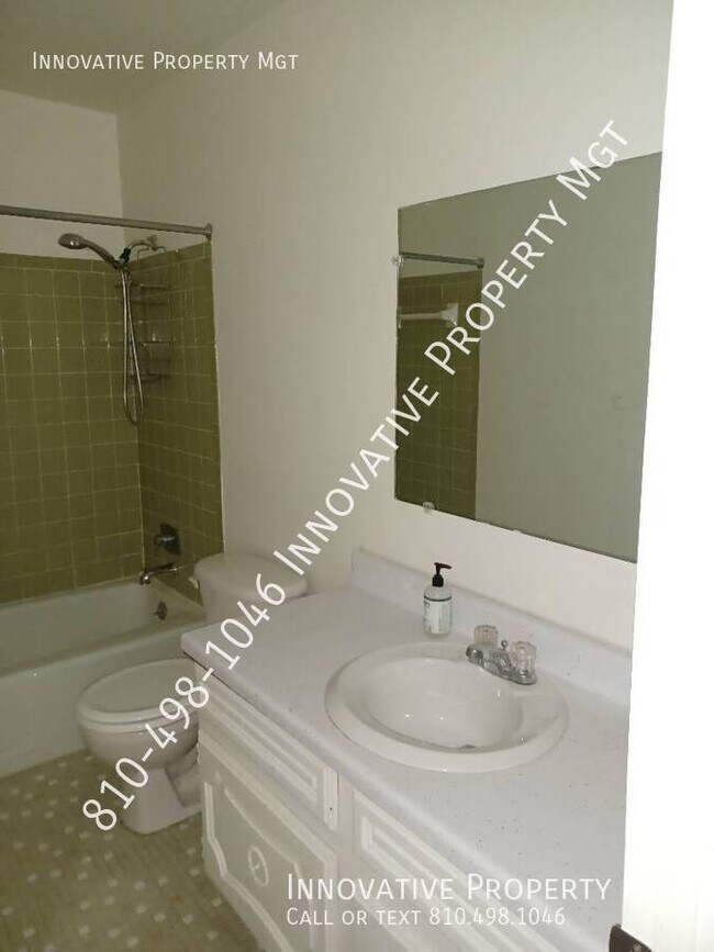 Building Photo - 6009 Holiday Gardens Dr