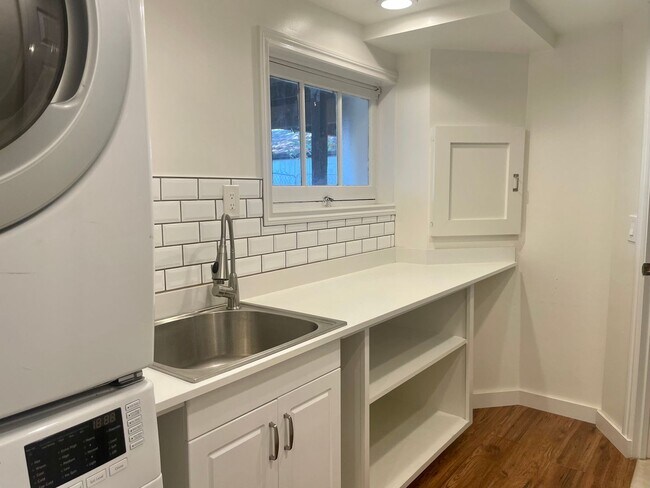 Building Photo - Welcome Home to Marine View Drive in West Seattle