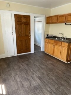 Building Photo - 841 S 97th St