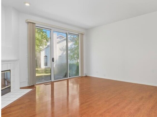 Building Photo - 519 Woodcrest Dr