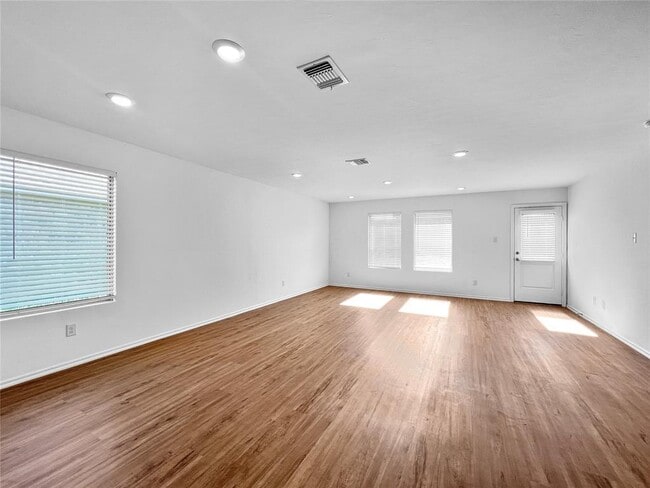 Building Photo - 2004 Alpine Bch Ln