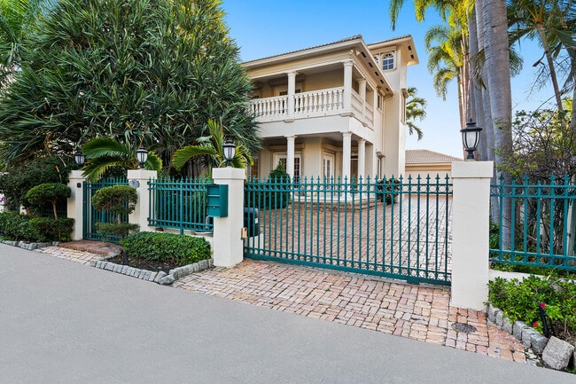 Building Photo - 413 Coconut Isle Dr