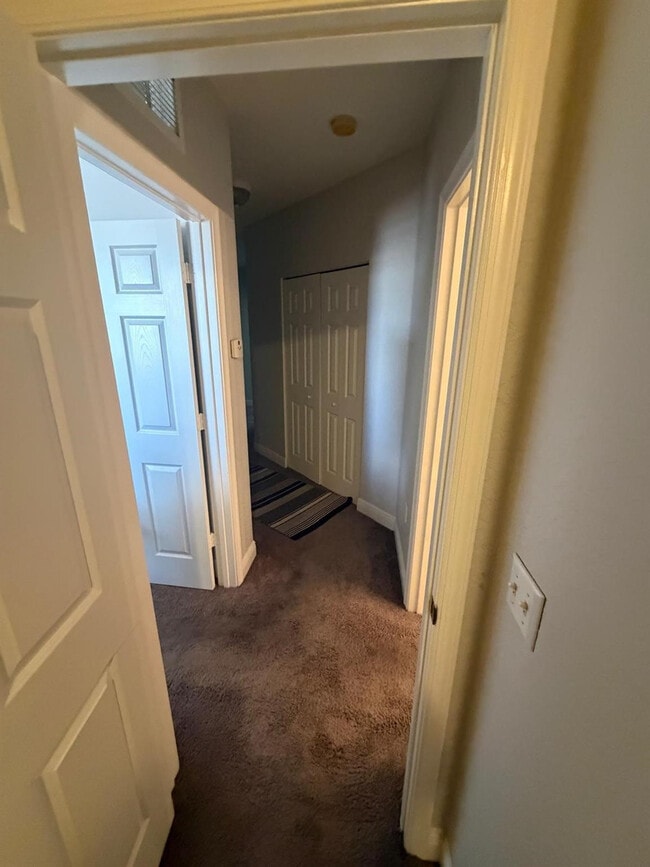 Building Photo - 7401 Palomino Dr