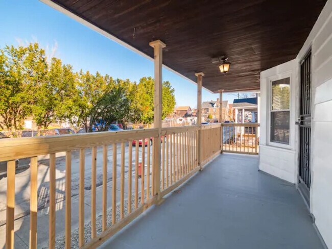 Building Photo - 6011 Ellen Ave