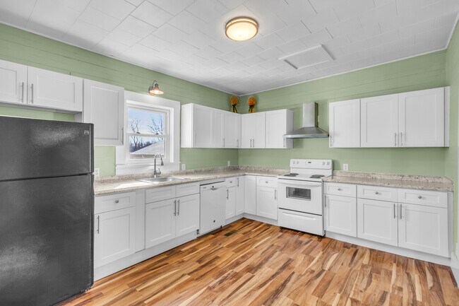 Building Photo - 801 NC-33