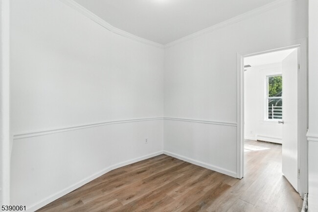Building Photo - 195 Sylvan Ave