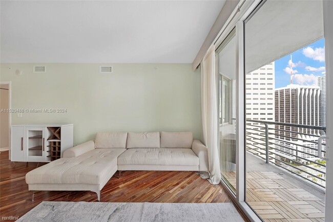 Building Photo - 2 br, 2 bath Condo - 335 S Biscayne Blvd A...
