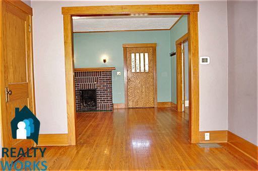 Building Photo - Super Cool bungalow in the Country Club ne...