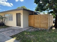 Building Photo - 3104 NW 4th Terrace