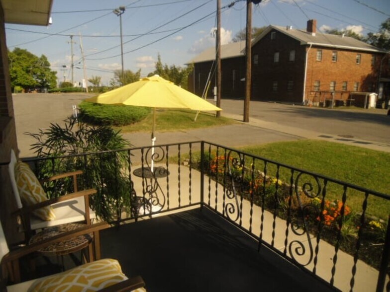 Primary Photo - 3301 Batavia St