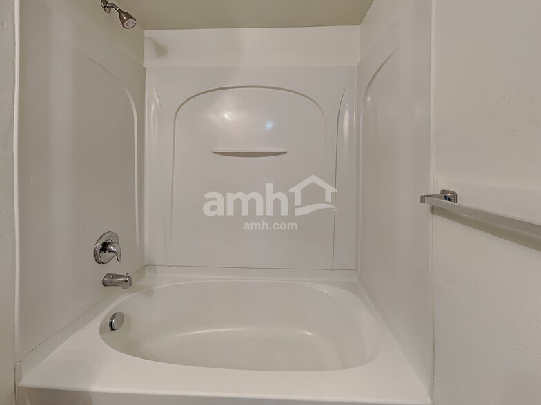 Building Photo - 3672 Nairn Dr