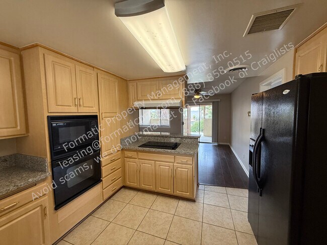 Building Photo - Spacious Pet-Friendly 3-Bedroom Home with ...