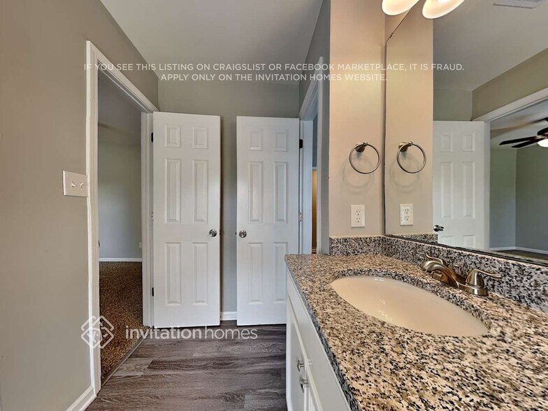 Building Photo - 9537 Green Apple Dr