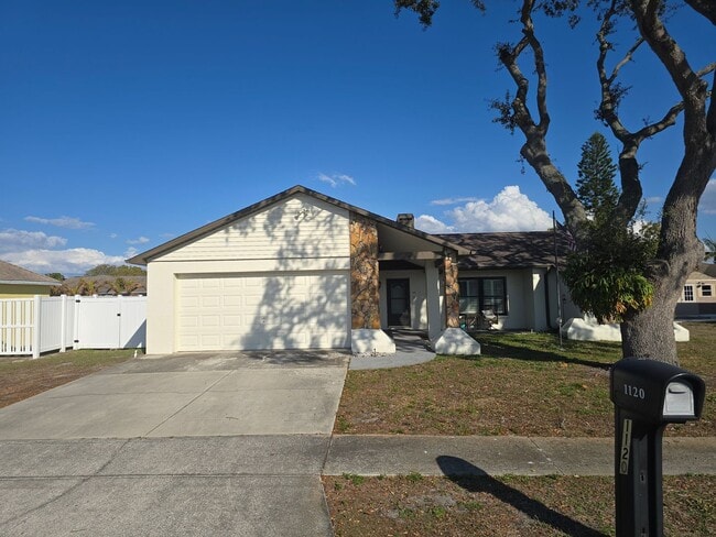 Building Photo - Charming 2 Bed 2 Bath in Holiday, Fl