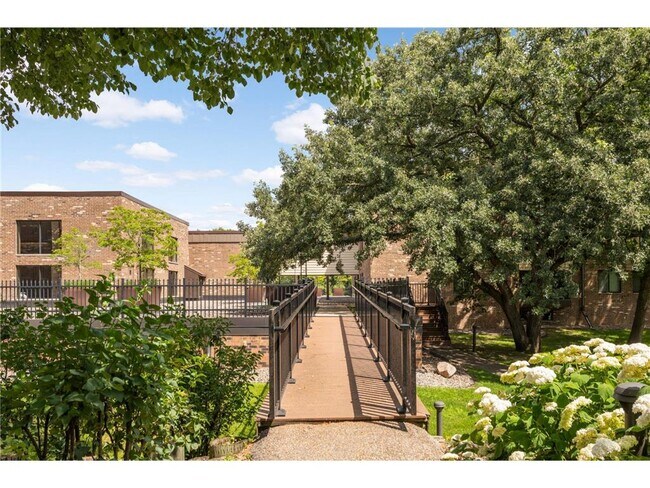 Building Photo - 7500 Cahill Rd