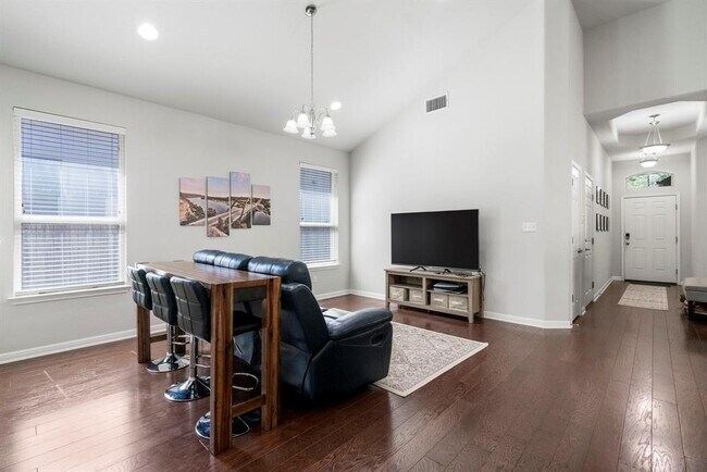 Building Photo - 9925 Milla Cir