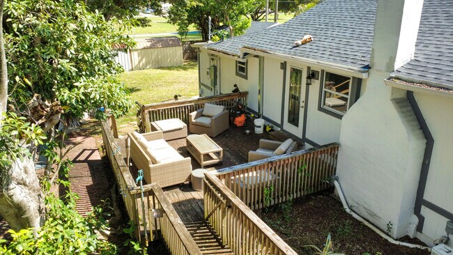 Building Photo - 710 S Pine St