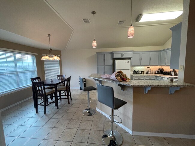 Building Photo - 4204 Tropicana Dr