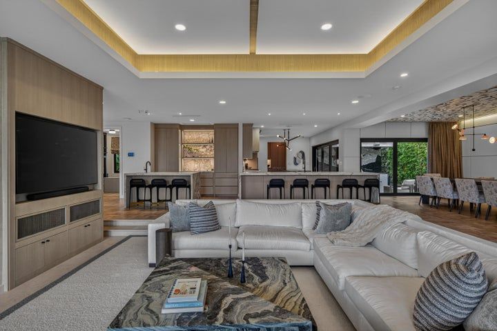 Building Photo - 420 SE 17th Ave