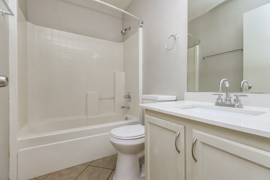 Building Photo - 11024 W Frier Dr