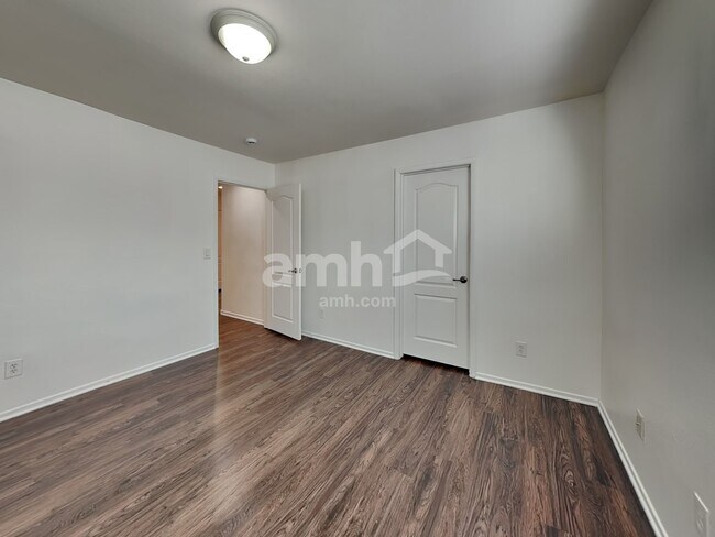 Building Photo - 3408 E Palatine Hills Ave