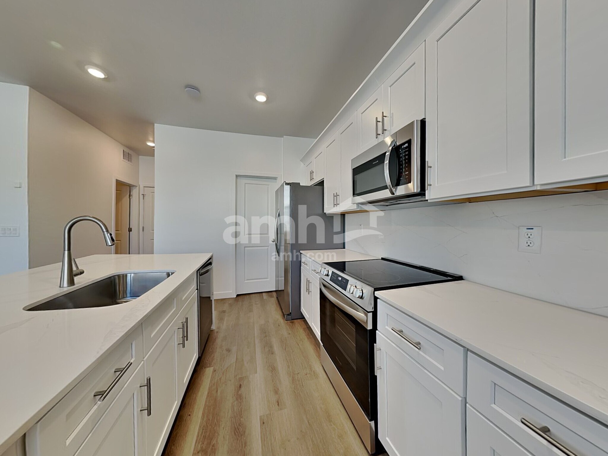 Building Photo - 20177 W Thomas Rd