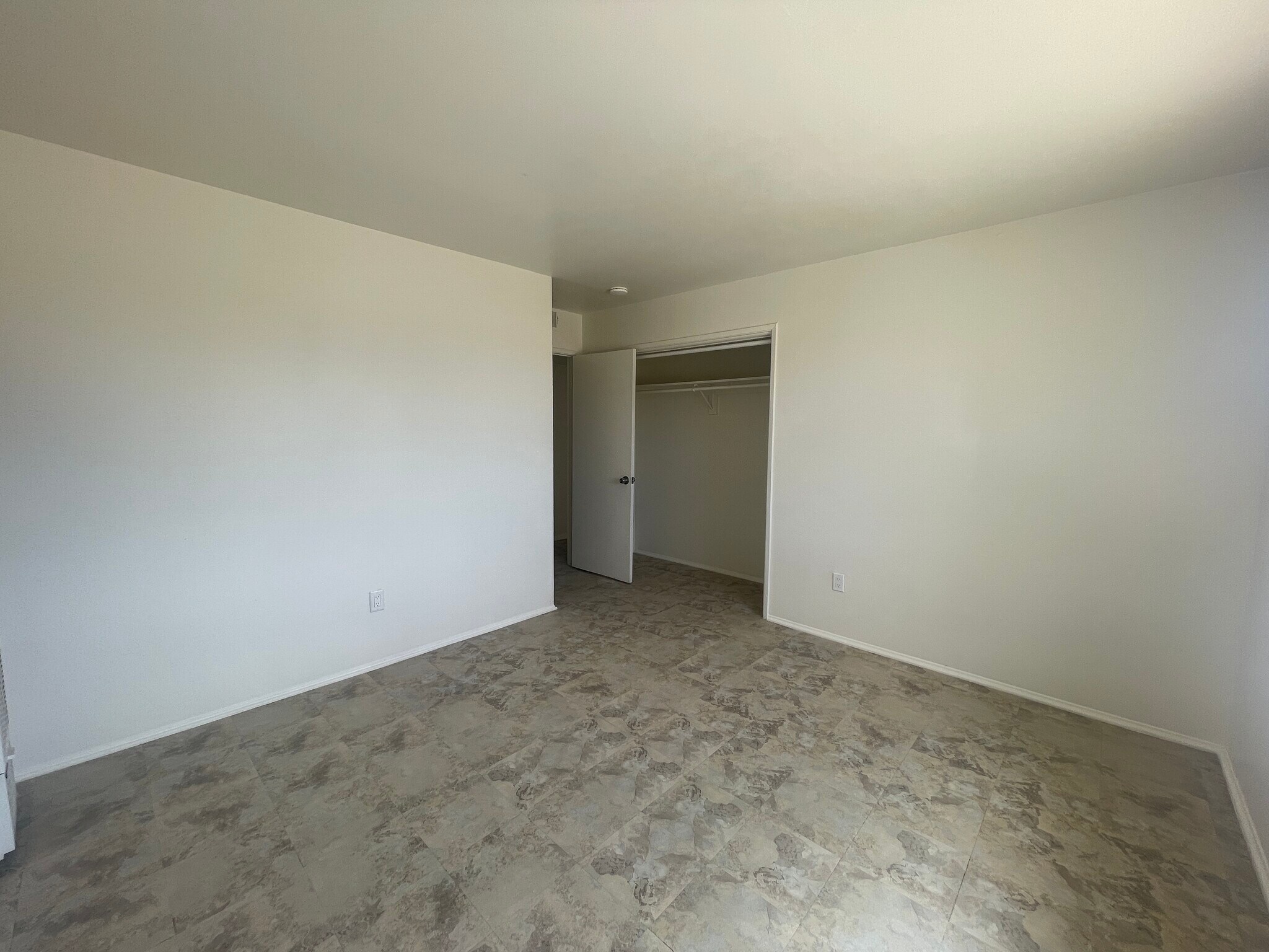 Bedroom 1 (looking towards closet) - 13429 Davenport St