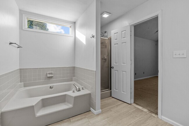 Building Photo - Charming 4-Bedroom Home for Rent in Chesapeake