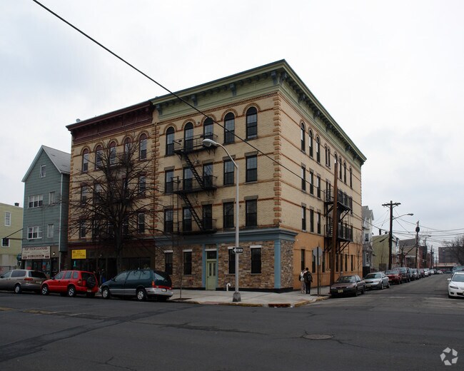 Primary Photo - 432 Avenue C