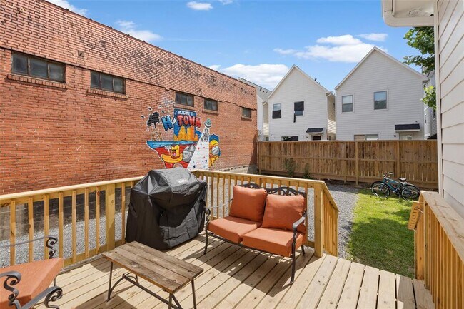 Building Photo - 1513 Gentry St