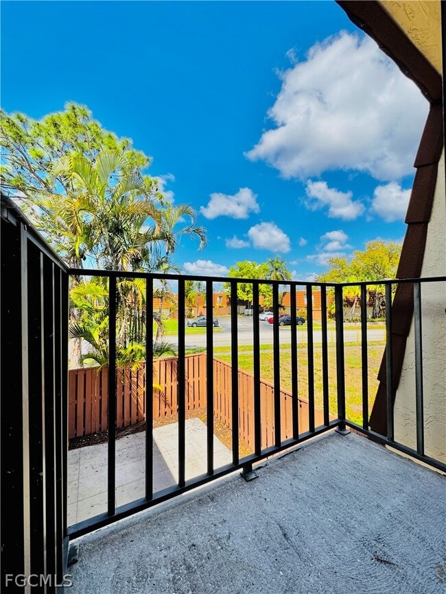 Building Photo - 5205 Cedarbend Dr