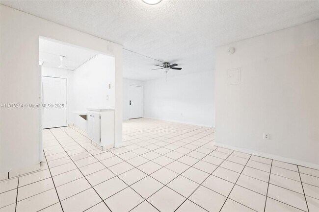 Building Photo - 20310 NE 2nd Ave