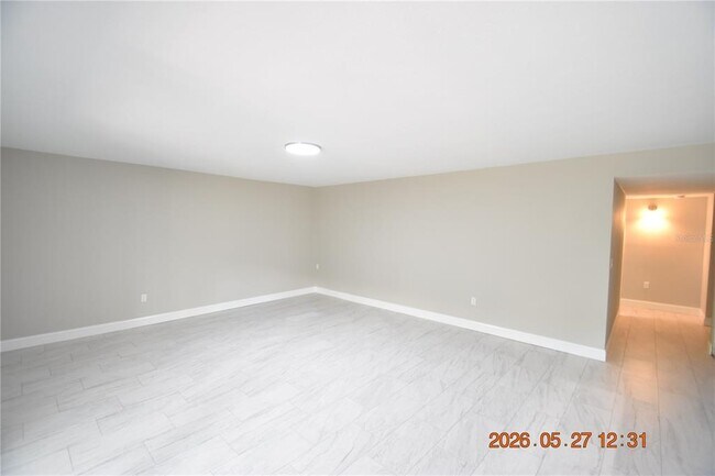 Building Photo - 877 114th Ave N
