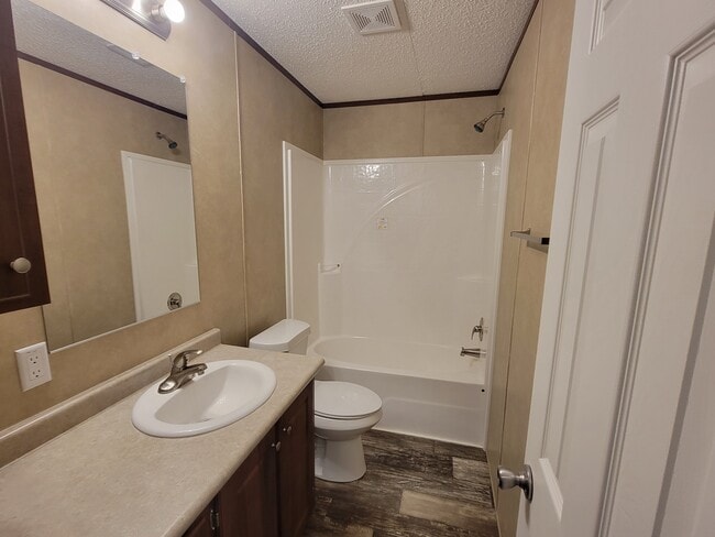 Building Photo - 3660 S Lapeer Rd